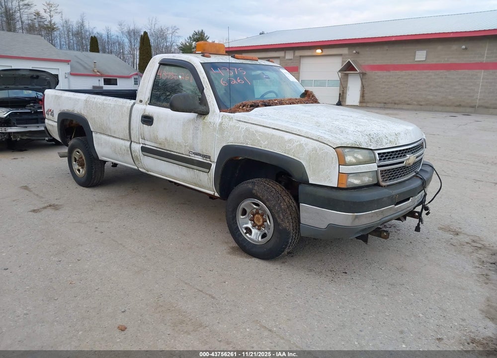 2005 CHEVROLET SILVERADO 2500HD VIN: 1GCHK24U35E338444