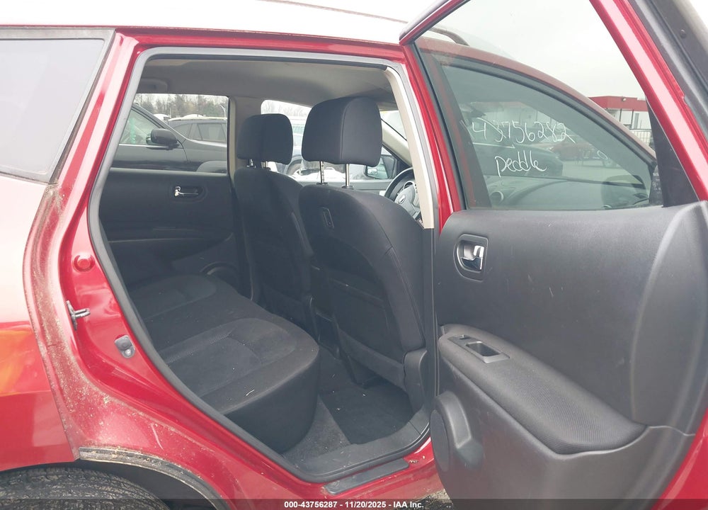 2015 NISSAN ROGUE SELECT S VIN: JN8AS5MV8FW756686