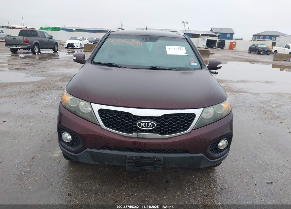 2011 KIA SORENTO VIN: 5XYKT3A13BG129257