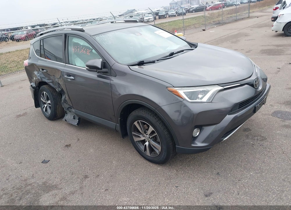 2018 TOYOTA RAV4 XLE VIN: 2T3RFREVXJW753644