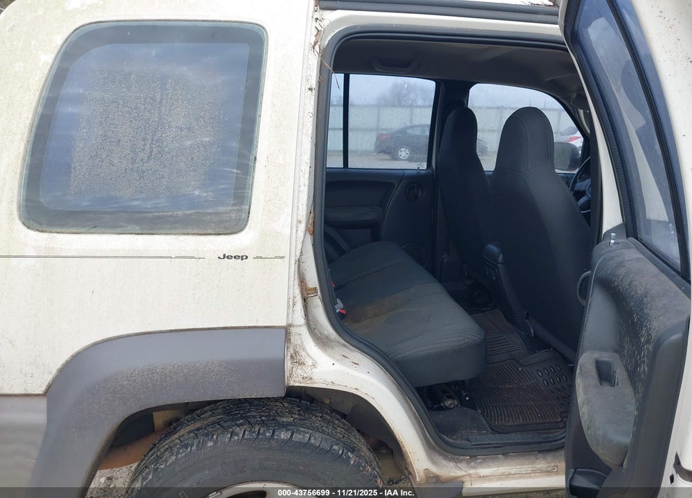 2003 JEEP LIBERTY SPORT VIN: 1J4GL48K43W708282