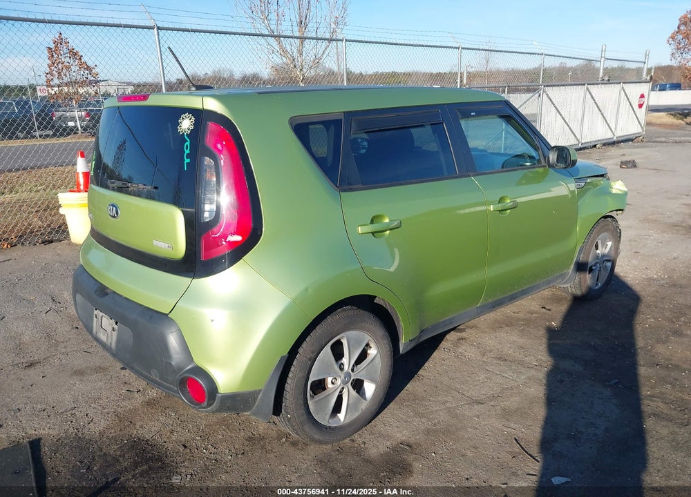 2015 KIA SOUL + VIN: KNDJP3A52F7761799