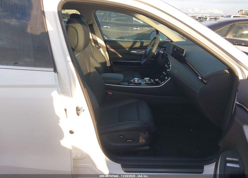 2026 GENESIS GV70 2.5T VIN: KMUMADTB3TU259143