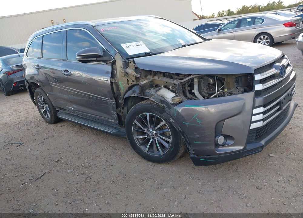2017 TOYOTA HIGHLANDER HYBRID XLE VIN: 5TDJGRFH2HS033155