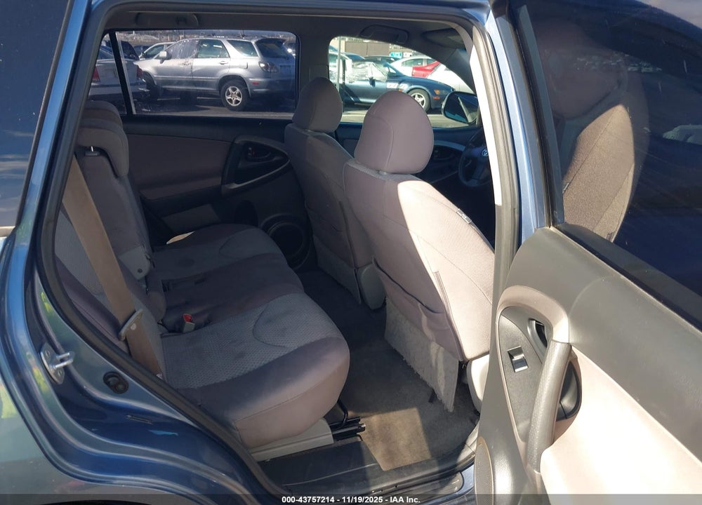 2007 TOYOTA RAV4 VIN: JTMZD33V075050012