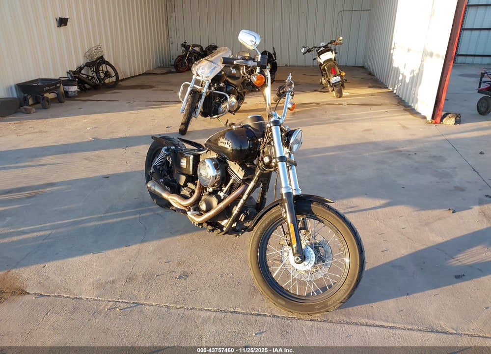 2017 HARLEY-DAVIDSON FXDB DYNA STREET BOB VIN: 1HD1GXM15HC319883