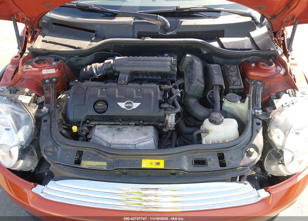 2013 MINI ROADSTER COOPER VIN: WMWSY1C55DT311925