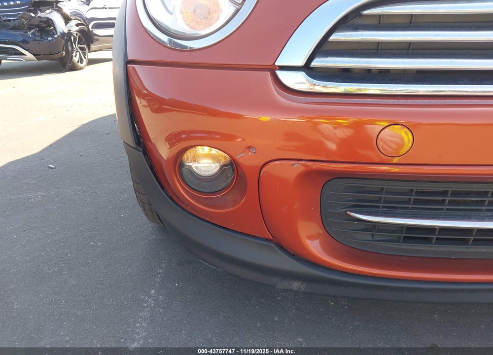 2013 MINI ROADSTER COOPER VIN: WMWSY1C55DT311925