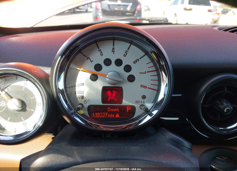 2013 MINI ROADSTER COOPER VIN: WMWSY1C55DT311925
