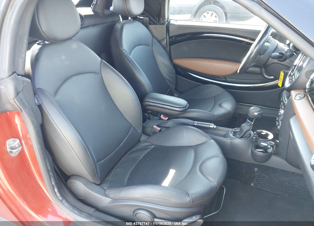 2013 MINI ROADSTER COOPER VIN: WMWSY1C55DT311925