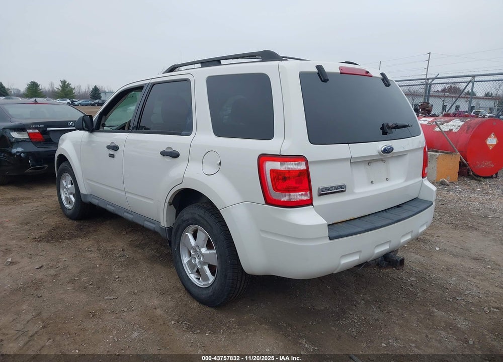 2009 FORD ESCAPE XLT VIN: 1FMCU03729KB26884