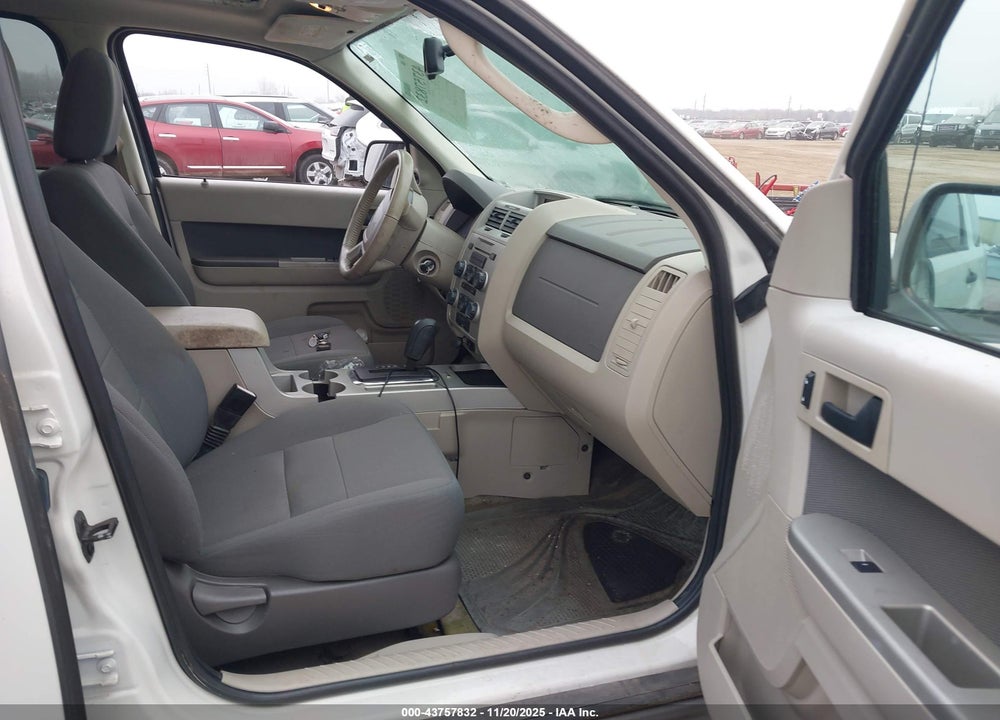 2009 FORD ESCAPE XLT VIN: 1FMCU03729KB26884