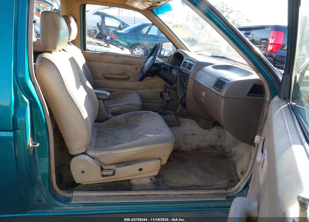 1996 NISSAN TRUCK KING CAB SE/KING CAB XE VIN: 1N6SD16S6TC376925