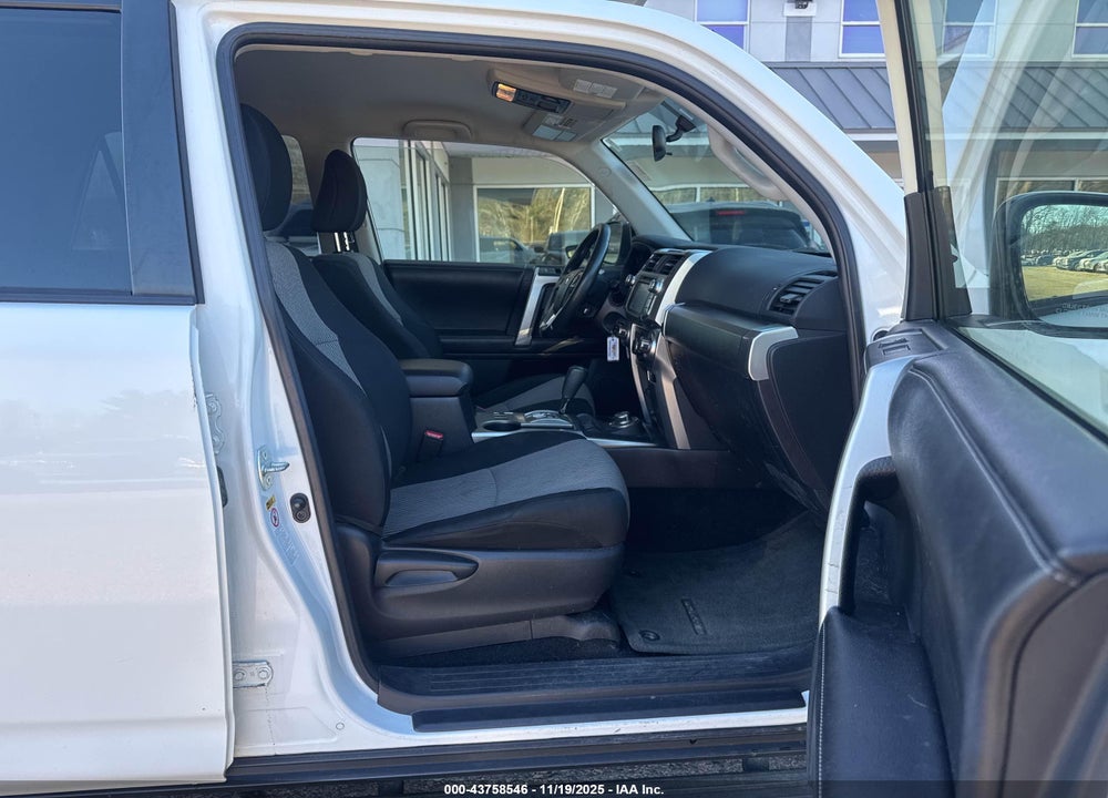 2016 TOYOTA 4RUNNER SR5 VIN: JTEBU5JR3G5305556