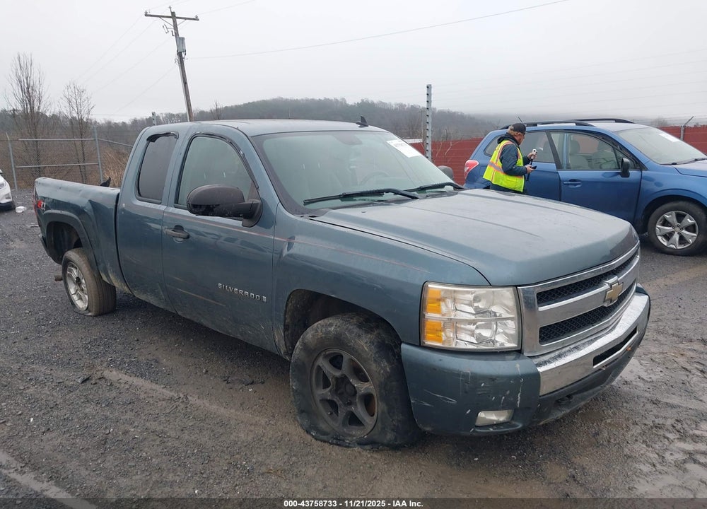 2009 CHEVROLET SILVERADO 1500 LT VIN: 2GCEK290391111674