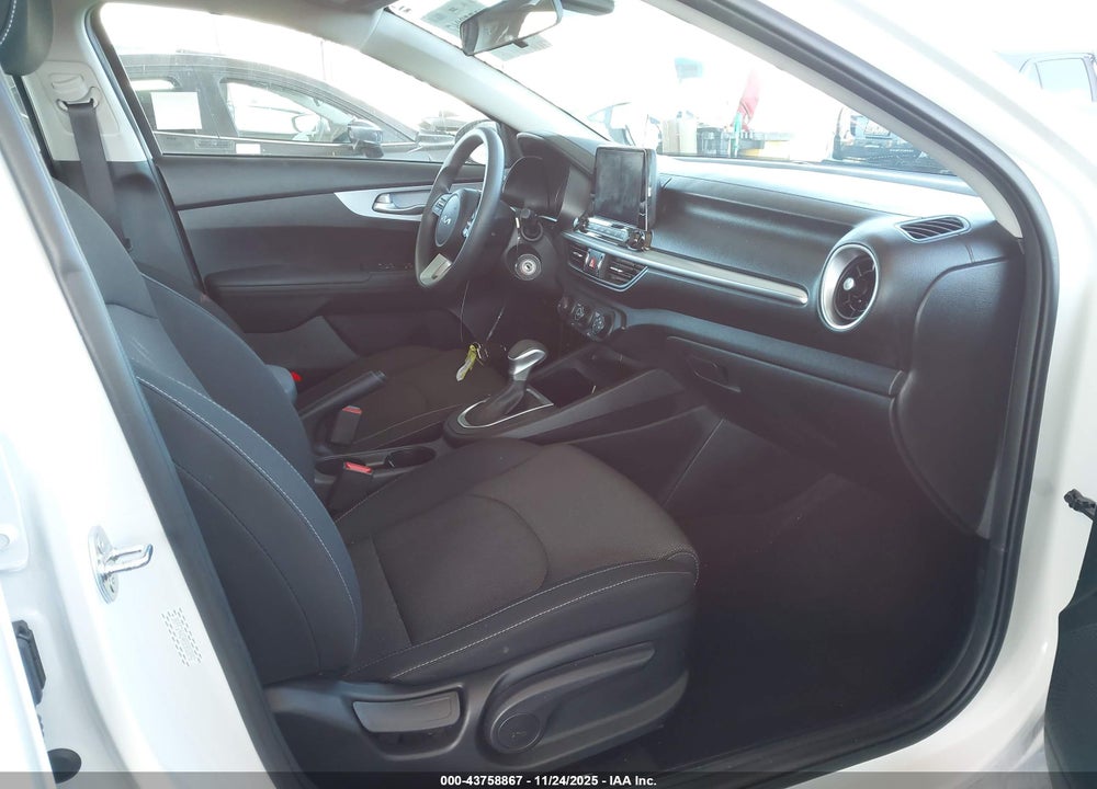 2024 KIA FORTE LXS VIN: 3KPF24AD4RE802892