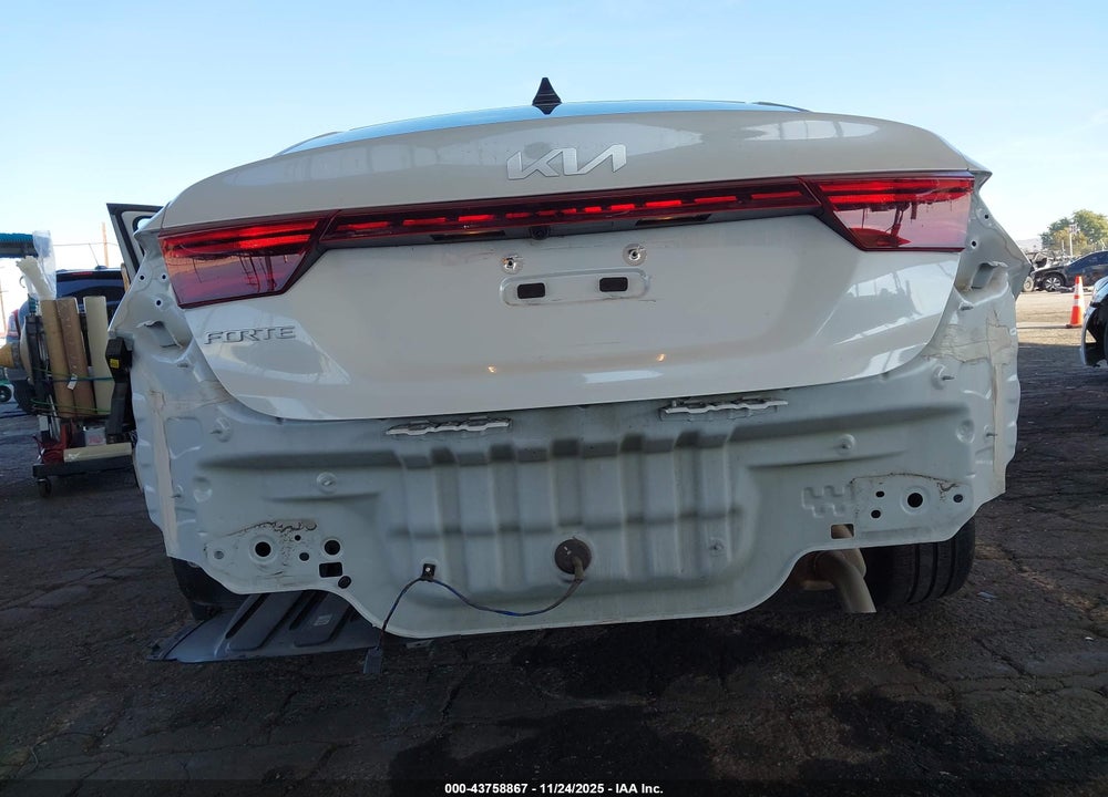 2024 KIA FORTE LXS VIN: 3KPF24AD4RE802892