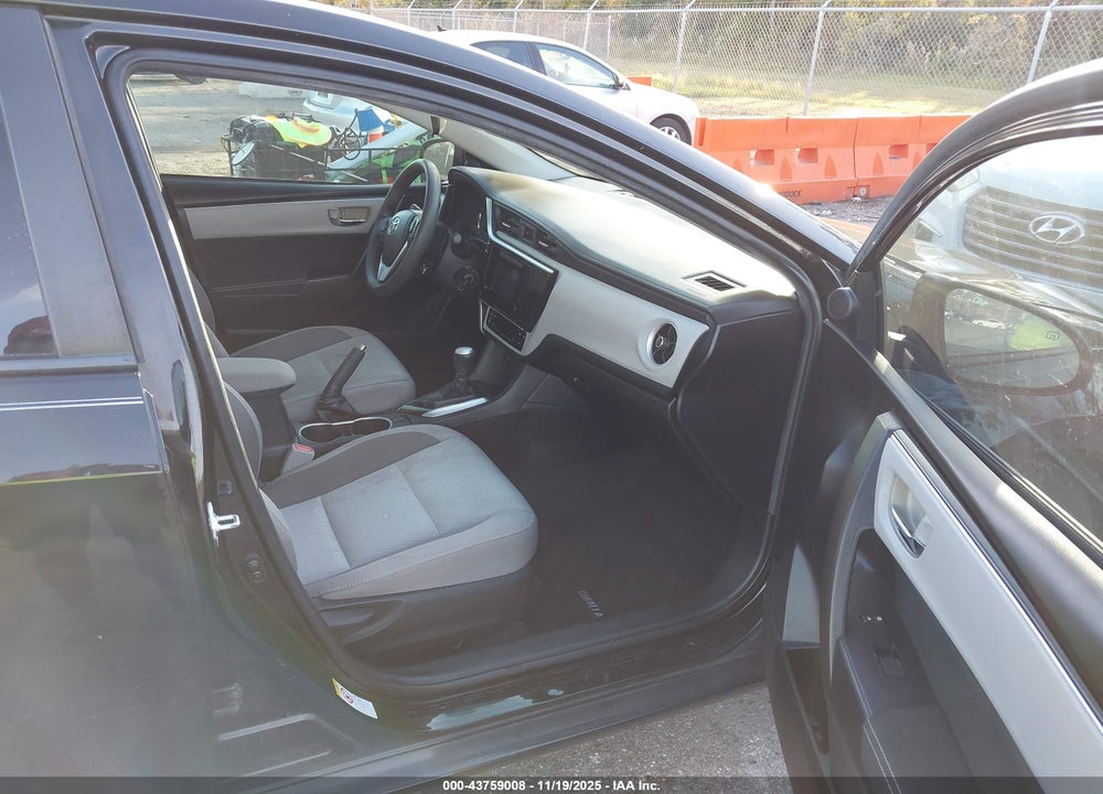 2018 TOYOTA COROLLA LE VIN: 2T1BURHE8JC058446