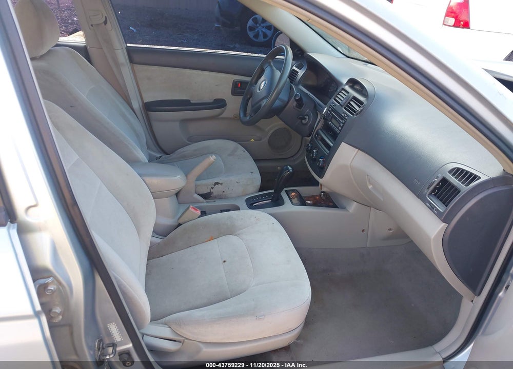 2004 KIA SPECTRA EX/LX VIN: KNAFE122445018684