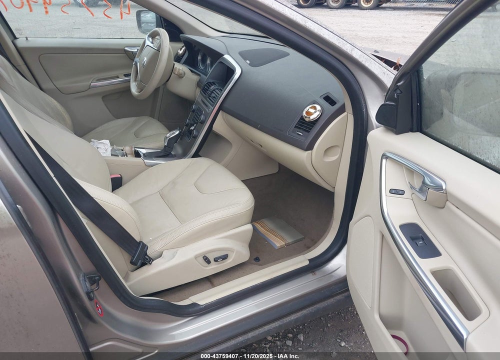 2013 VOLVO XC60 3.2 PLATINUM VIN: YV4952DZ0D2415789
