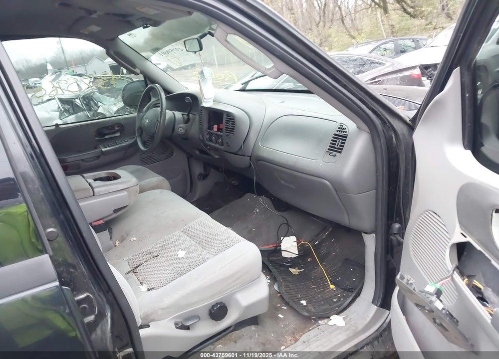 2003 FORD F-150 LARIAT/XLT VIN: 1FTRW08L83KA66468