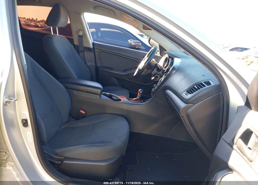 2015 KIA OPTIMA LX VIN: 5XXGM4A70FG451670