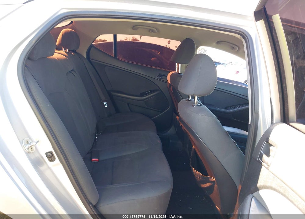 2015 KIA OPTIMA LX VIN: 5XXGM4A70FG451670