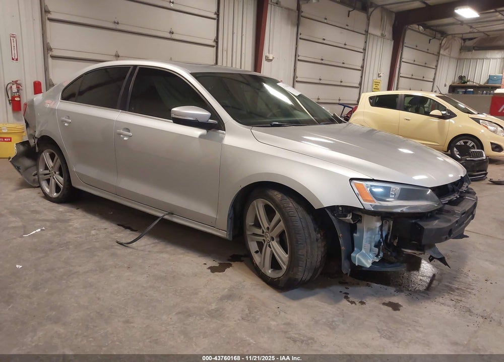 2013 VOLKSWAGEN JETTA 2.5L SE VIN: 3VWDP7AJ8DM450637
