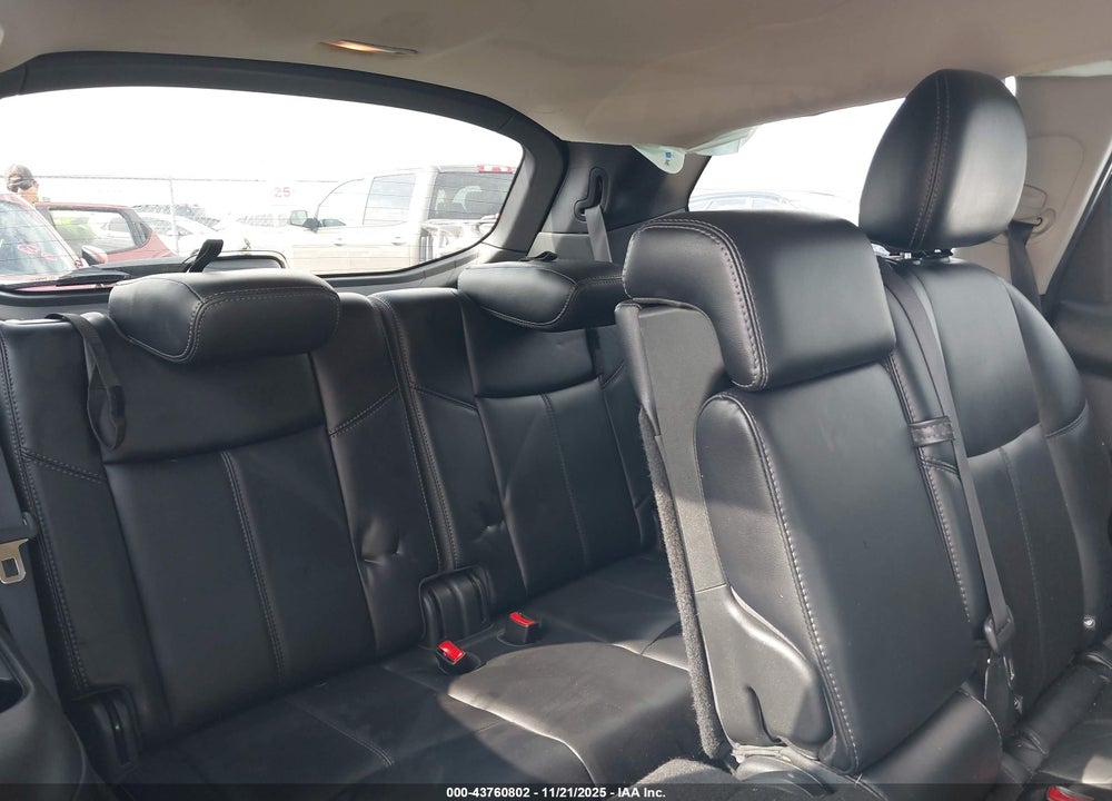 2018 NISSAN PATHFINDER SL VIN: 5N1DR2MN0JC620268