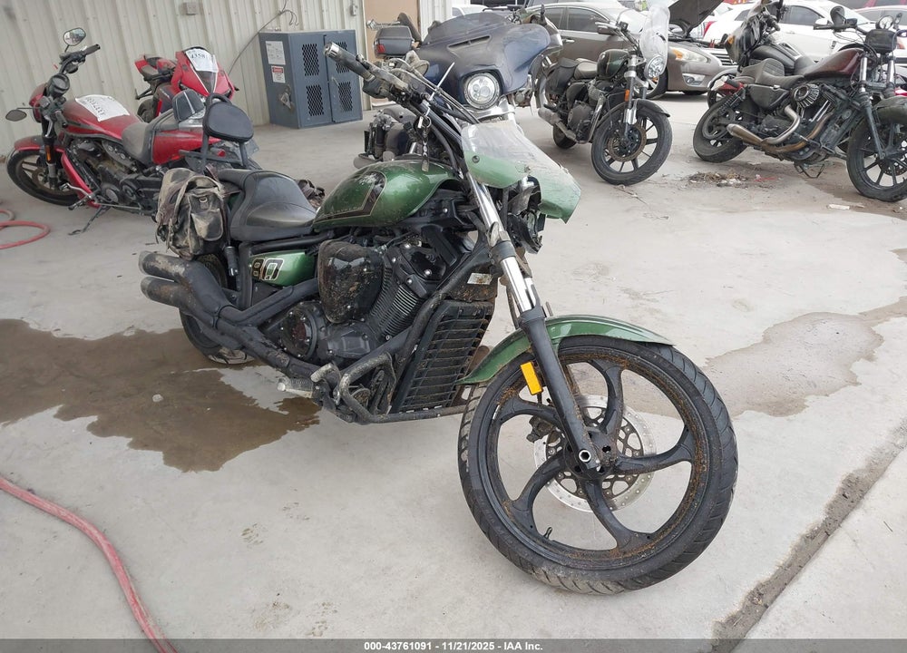2015 YAMAHA XVS1300 CU VIN: JYAVP33E8FA011983