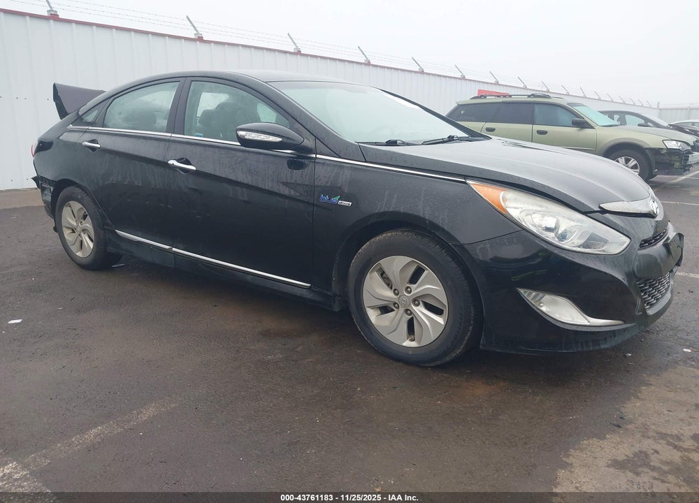 2015 HYUNDAI SONATA HYBRID VIN: KMHEC4A4XFA125074