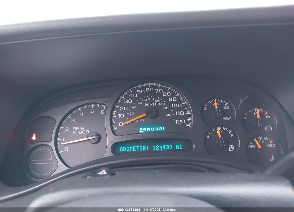 2005 CHEVROLET SILVERADO 1500 LT VIN: 1GCEC19T55Z122842