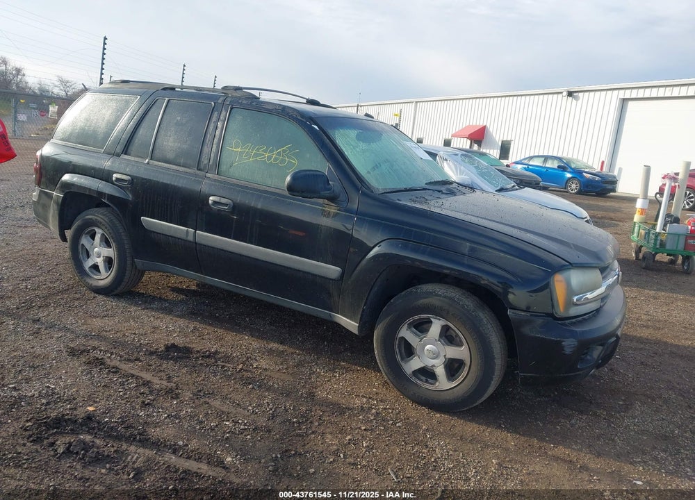 2005 CHEVROLET TRAILBLAZER LS VIN: 1GNDT13S052277150