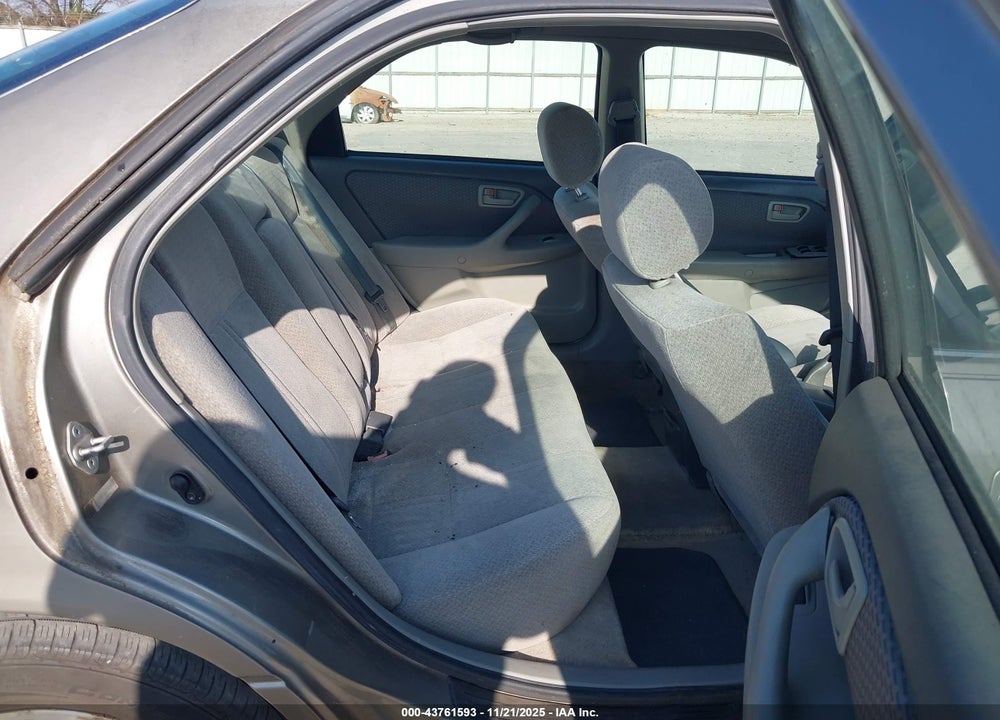 2000 TOYOTA CAMRY LE V6 VIN: JT2BF28K4Y0250919
