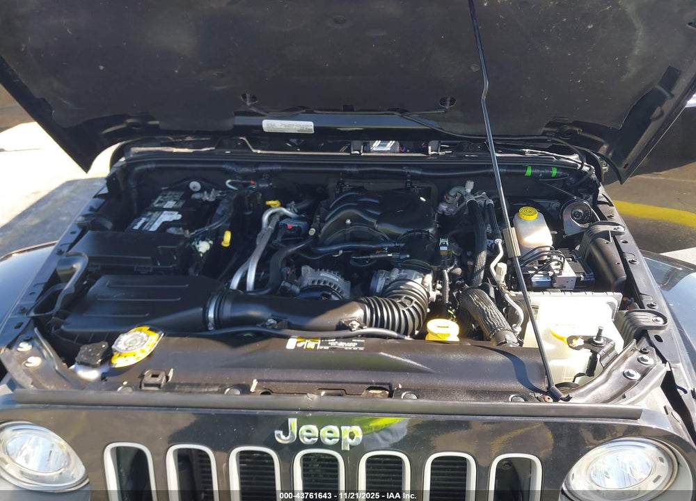 2018 JEEP WRANGLER JK UNLIMITED SAHARA VIN: 1C4BJWEG8JL913796