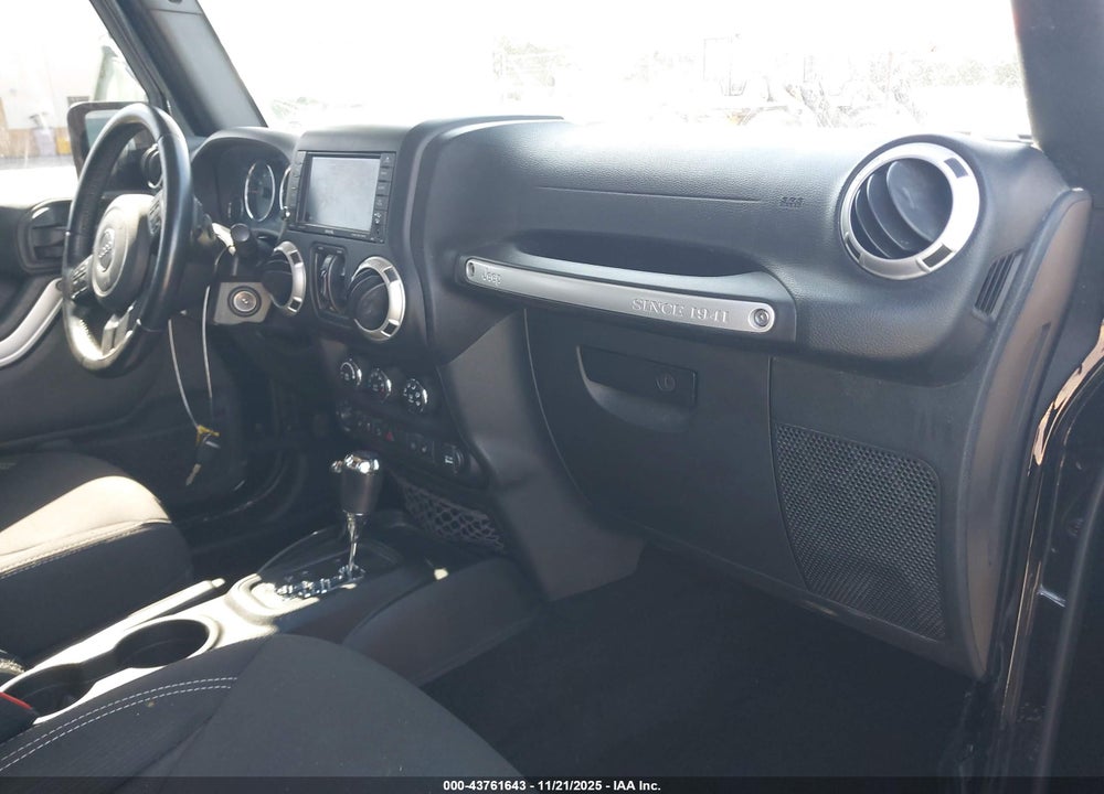 2018 JEEP WRANGLER JK UNLIMITED SAHARA VIN: 1C4BJWEG8JL913796