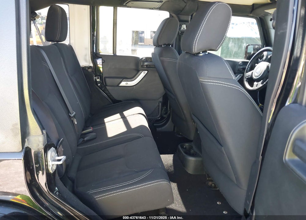 2018 JEEP WRANGLER JK UNLIMITED SAHARA VIN: 1C4BJWEG8JL913796