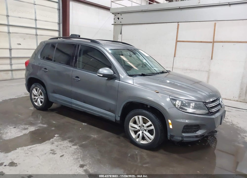 2016 VOLKSWAGEN TIGUAN S VIN: WVGBV7AX8GW554386