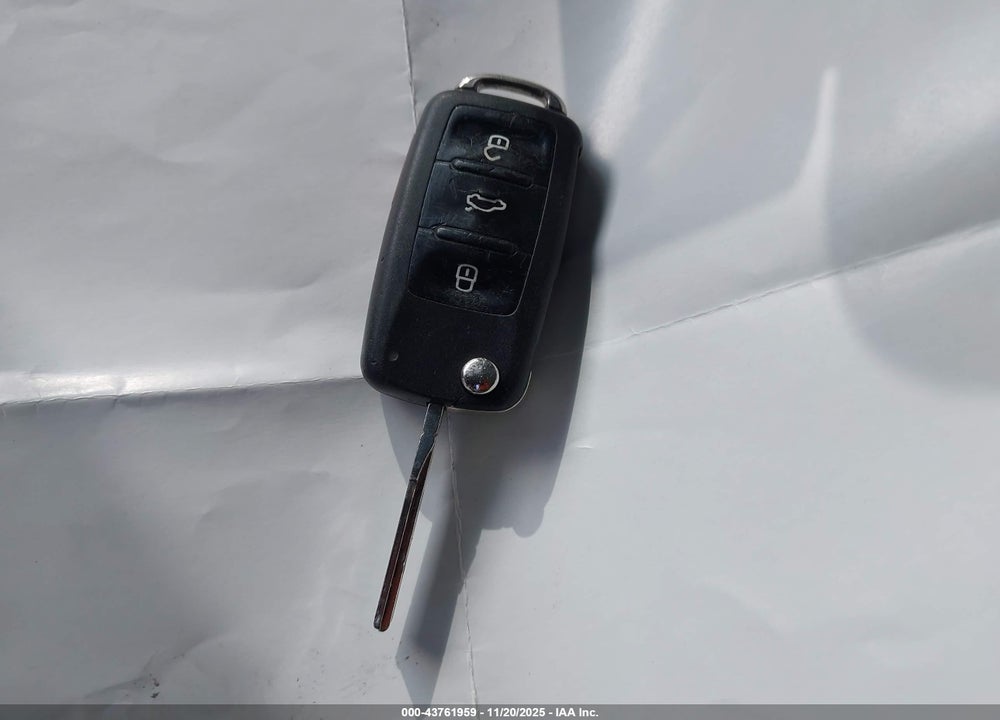 2012 VOLKSWAGEN JETTA 2.5L SE VIN: 3VWDP7AJ4CM398163