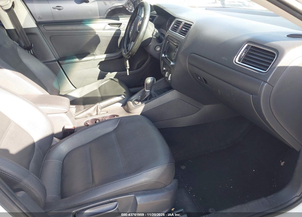 2012 VOLKSWAGEN JETTA 2.5L SE VIN: 3VWDP7AJ4CM398163