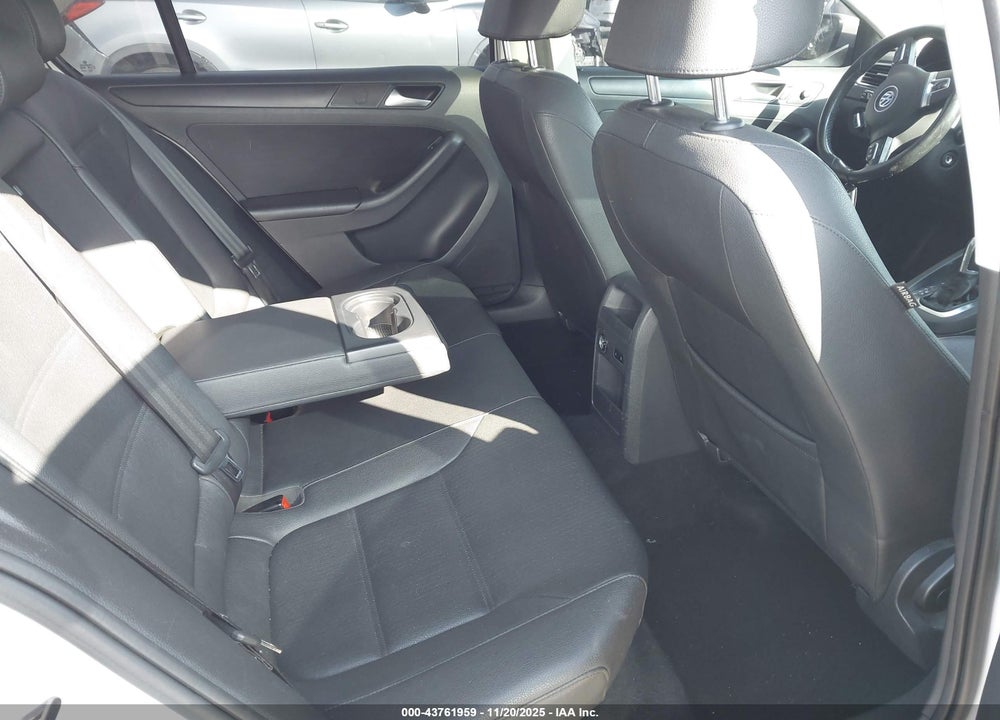 2012 VOLKSWAGEN JETTA 2.5L SE VIN: 3VWDP7AJ4CM398163