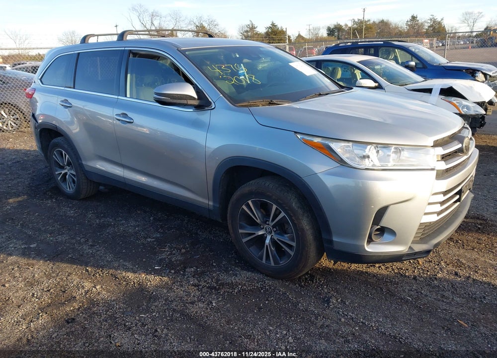 2019 TOYOTA HIGHLANDER LE VIN: 5TDZARFH4KS045044