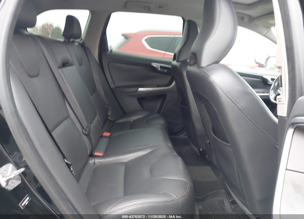 2016 VOLVO XC60 T5 DRIVE-E PREMIER VIN: YV440MDK8G2823016