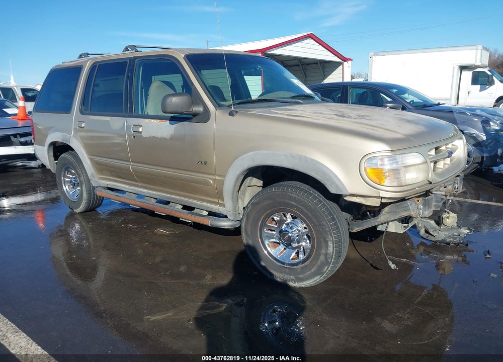 2000 FORD EXPLORER XLS VIN: 1FMZU62X4YZB82622