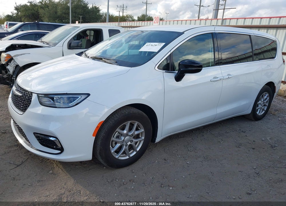 2025 CHRYSLER PACIFICA SELECT VIN: 2C4RC1BG8SR578824