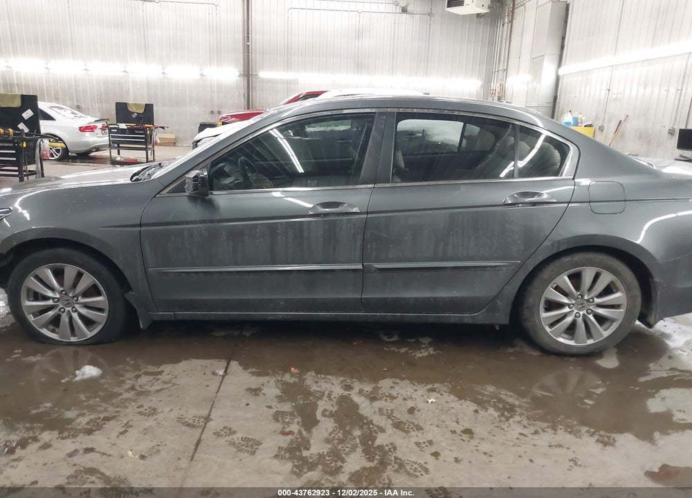 2012 HONDA ACCORD 2.4 EX-L VIN: 1HGCP2F83CA060842