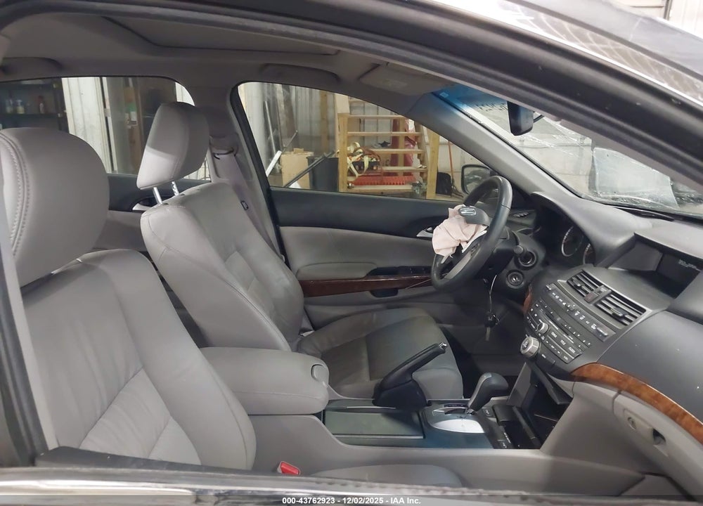 2012 HONDA ACCORD 2.4 EX-L VIN: 1HGCP2F83CA060842