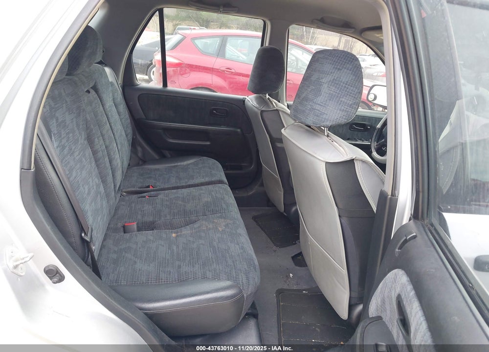 2004 HONDA CR-V LX VIN: SHSRD68444U209845