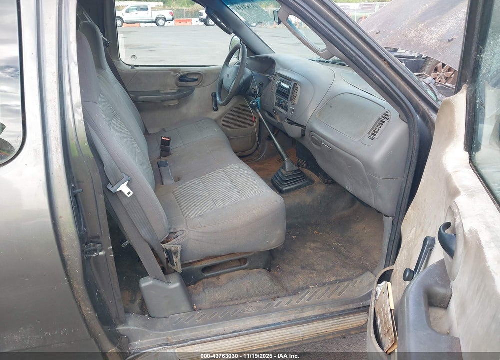 2002 FORD F-150 XL/XLT VIN: 1FTRX17232NB48830