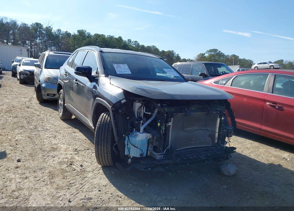 2021 TOYOTA RAV4 XLE VIN: 2T3W1RFV2MC122523